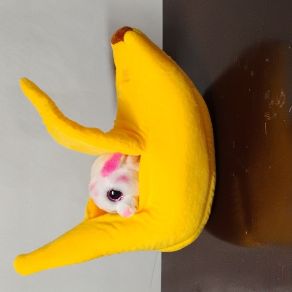 Banana Kitten Bed - Picture 4 of 6